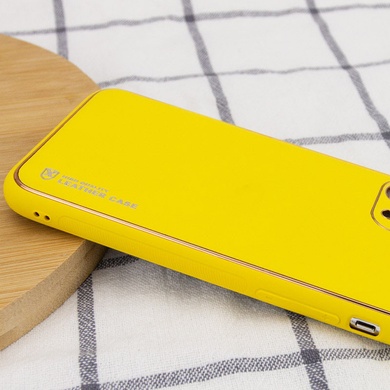 Кожаный чехол Xshield для Apple iPhone 13 (6.1") Желтый / Yellow